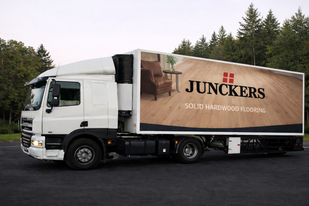 Camión serigrafiado publicidad Junckers